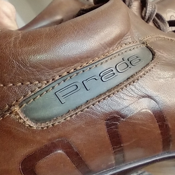 LADIES LEATHER PRADA WALKING SHOES - Picture 2 of 8